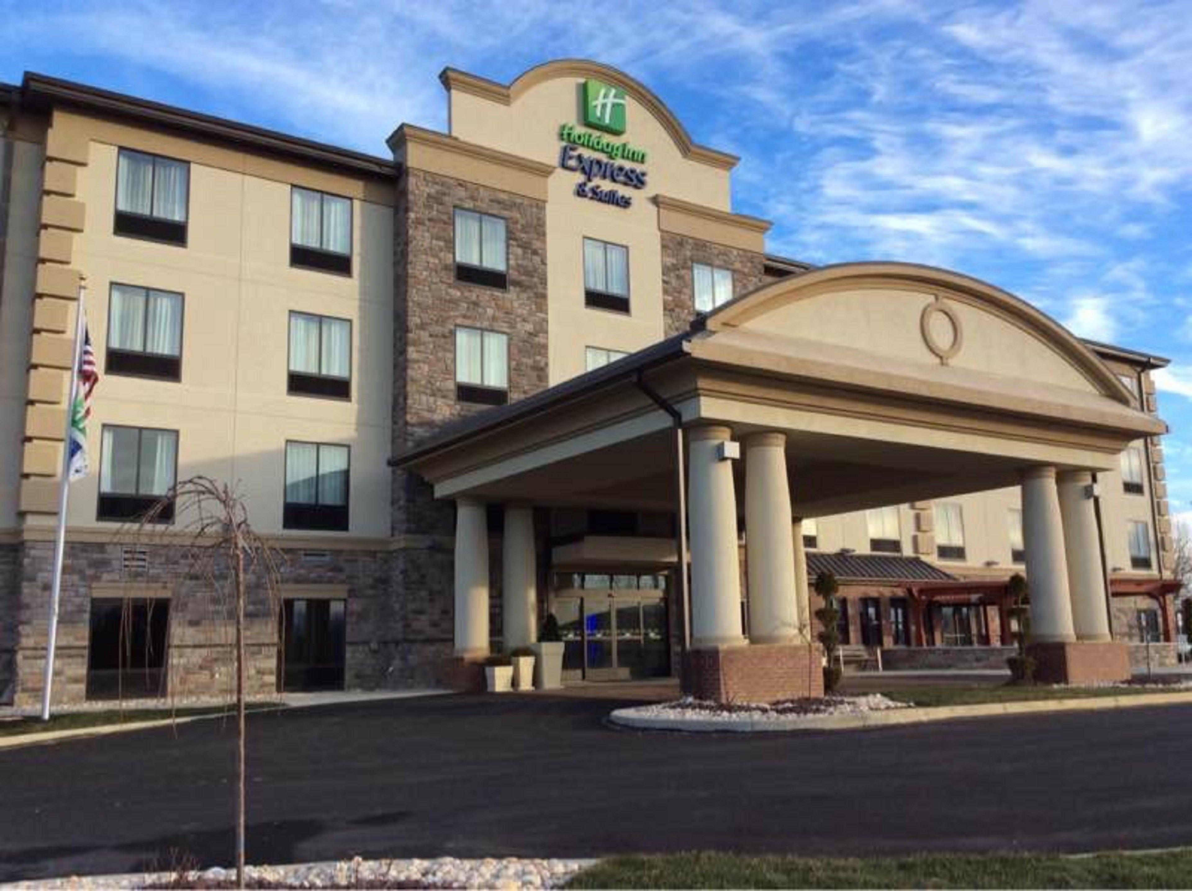 Holiday Inn Express & Suites Butler By Ihg Buitenkant foto