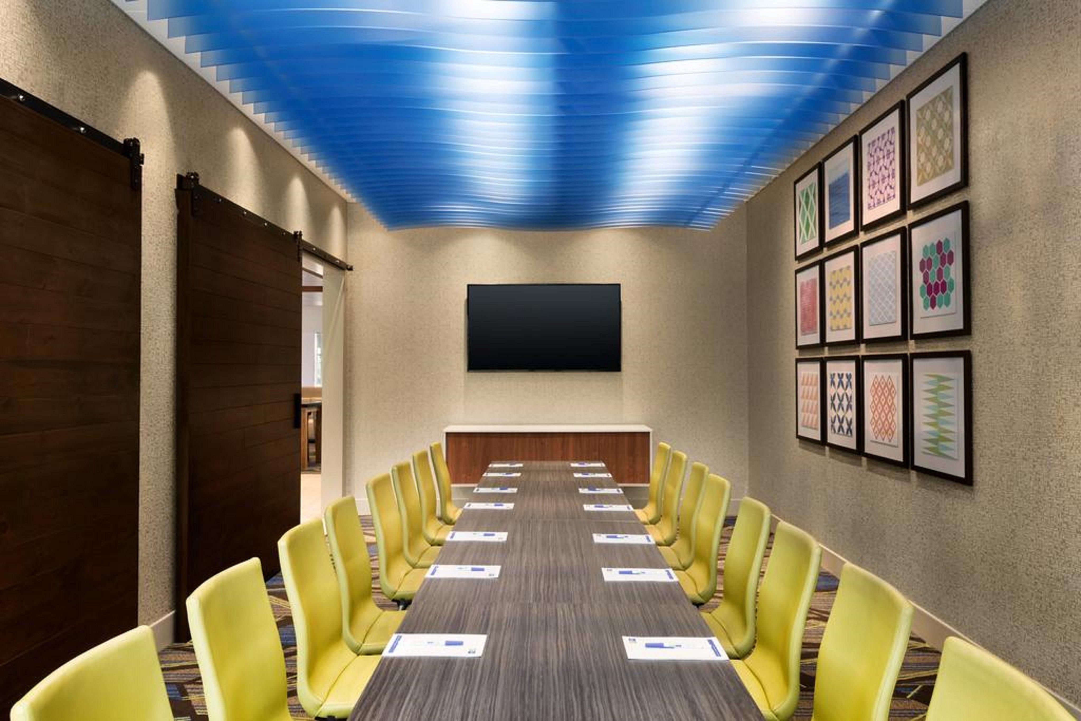 Holiday Inn Express & Suites Butler By Ihg Buitenkant foto