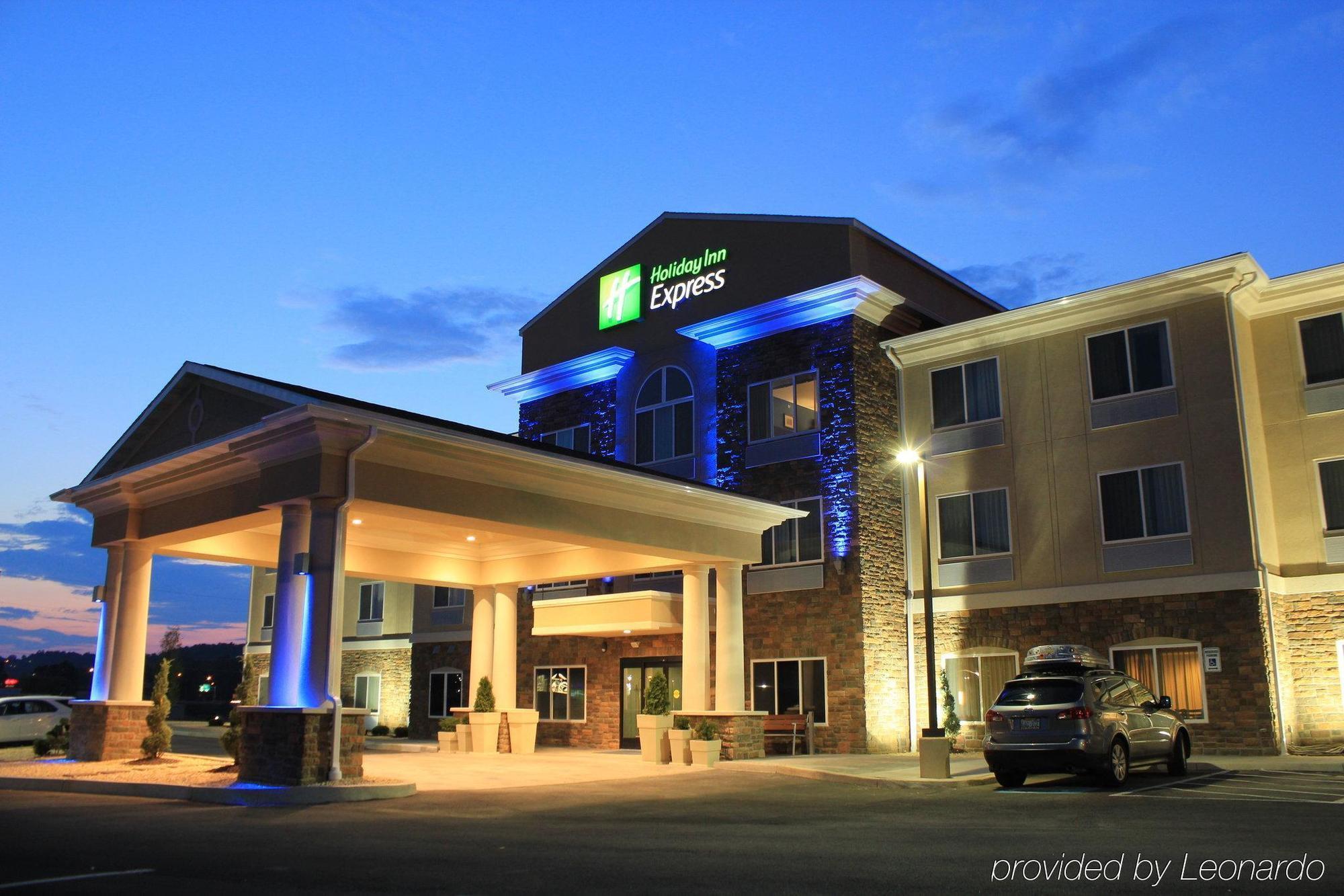 Holiday Inn Express & Suites Butler By Ihg Buitenkant foto
