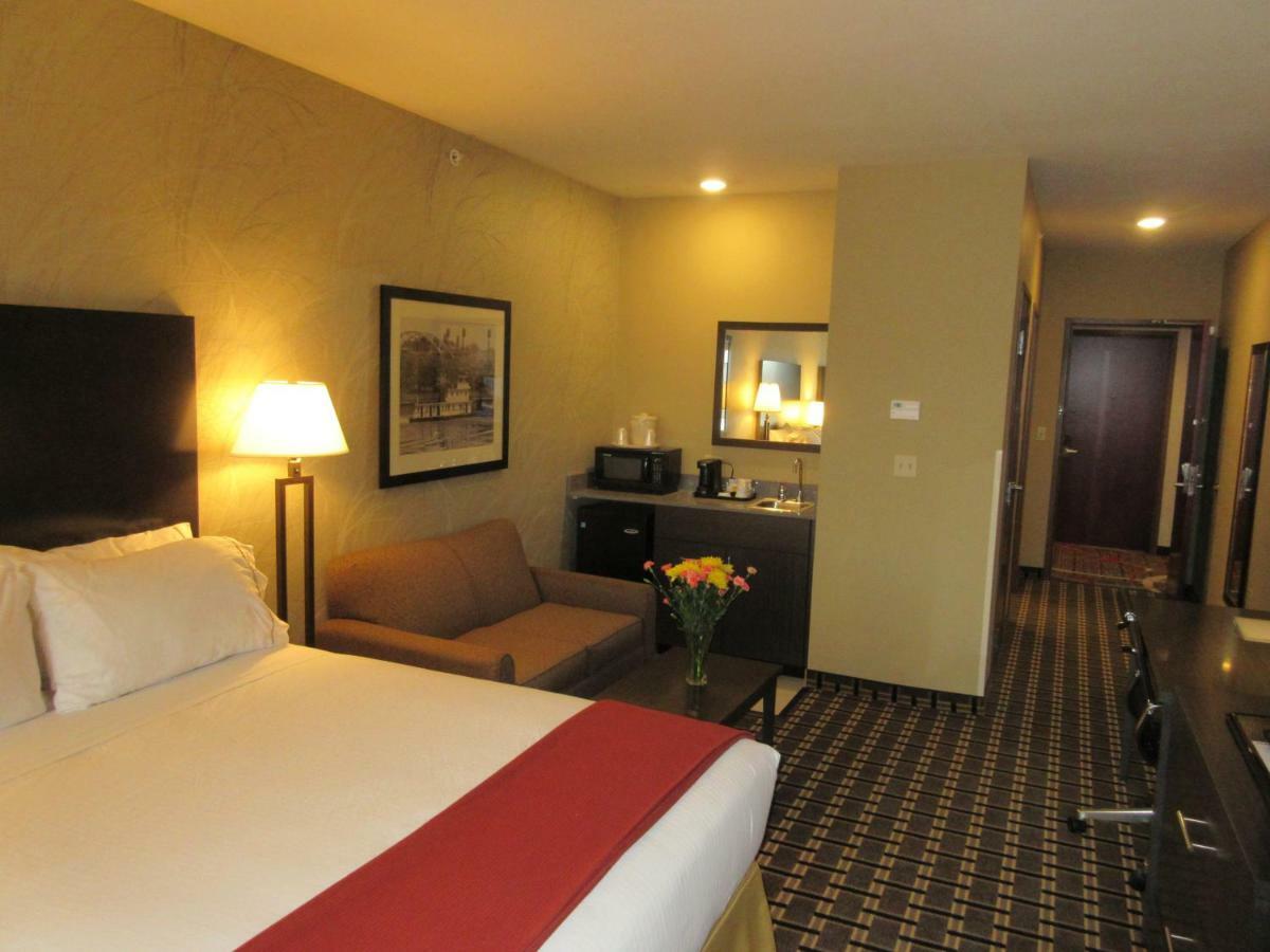 Holiday Inn Express & Suites Butler By Ihg Buitenkant foto
